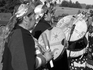mapuche women drum2
